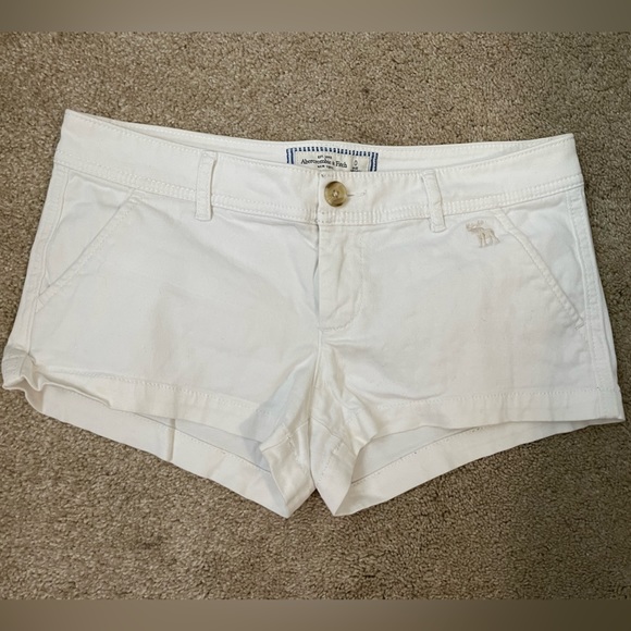Abercrombie & Fitch Soft White Shorts Size 0 - Picture 1 of 2